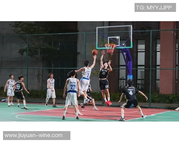 南京篮球队挑战赛配合表现分析与点评展现团队协作的重要性与潜力